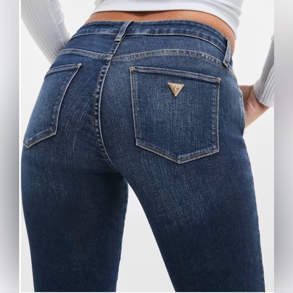 3 pairs of Guess jeans. - Picture 3 of 13